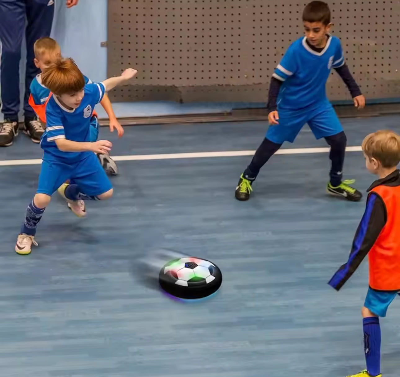 Elektronischer Fußball mit Licht und Musik